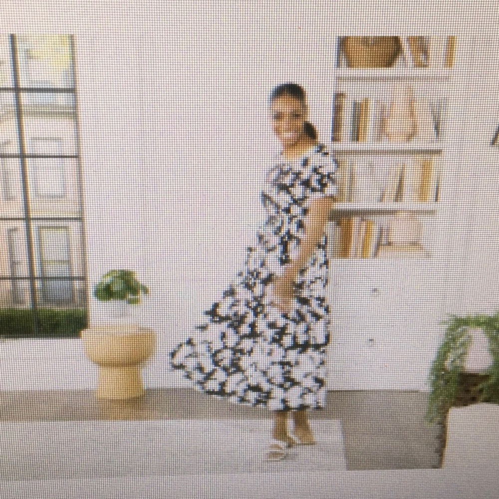 STAN HERMAN/B & W FLORAL MIDI TEE DRESS/NEW